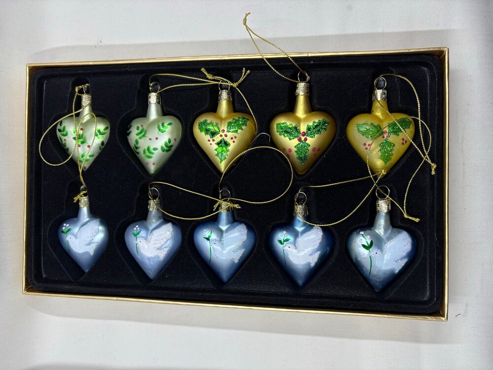 Vtg Hand- Painted Heart Shaped Christmas Ornaments- Set of 10